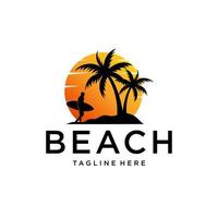 praia com modelo de design de logotipo de silhueta de surfista sol e palma vetor