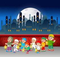 as crianças estão andando e segurando a lanterna do ramadã perto da parede vermelha vetor