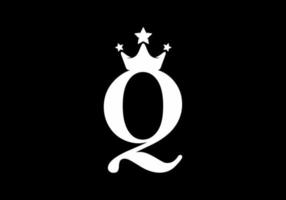 branco preto da letra q com logotipo da coroa vetor