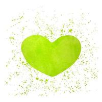mão desenhada coração aquarela verde com respingos de pontos em um fundo branco.