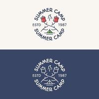 conjunto de logotipo de acampamento de verão composto por tenda, fogo e doce para distintivo de viagem, símbolo turístico vetor