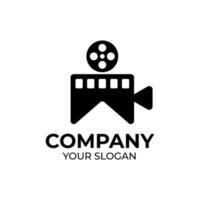 design de logotipo de filme e tira de filme letra m vetor