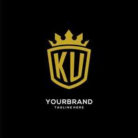 estilo de coroa de escudo de logotipo inicial ku, design de logotipo de monograma elegante de luxo vetor