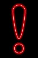 ponto de exclamação de néon vermelho sobre um fundo preto. ilustração vetorial vetor