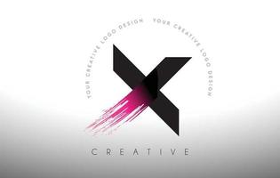 x design de logotipo de letra de pincel com pincelada artística em cores pretas e roxas vetor