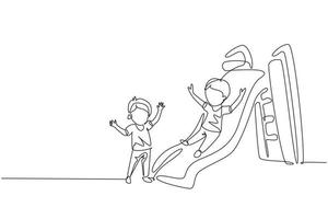 desenho de uma linha contínuo menino pré-escolar sorridente deslizando para baixo do slide e amigo feliz vendo-o no lado do slide. crianças brincando juntos no playground. ilustração gráfica de vetor de design de linha única
