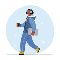 garota de pele escura tem café e um laptop nas mãos dela. a mulher negra vai trabalhar. personagem preto engraçado em um humor flat style.winter. conceito de freelancer e inverno. ilustração vetorial. vetor