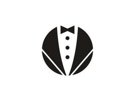 gravata borboleta, smoking, facas, colher garfo restaurante jantar inspiração design de logotipo. utilizável para logotipos de negócios e branding. elemento de modelo de design de logotipo de vetor plana.
