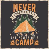 camping caminhadas design de t-shirt retro vintage ilustração de tipografia para impressão vetor