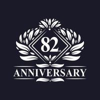 logotipo de aniversário de 82 anos, logotipo floral de 82º aniversário de luxo. vetor