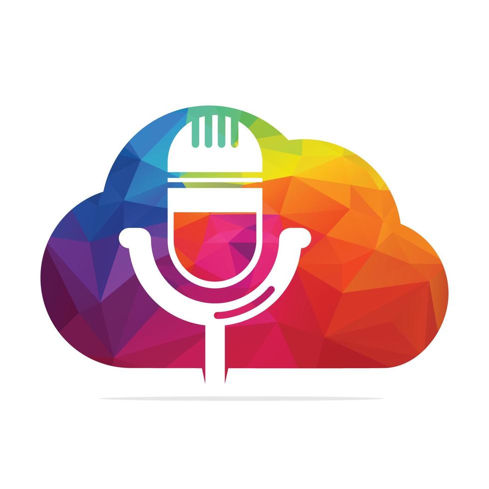 Podcast e nube logo design. studio tavolo microfono con trasmissione icona design. vettore