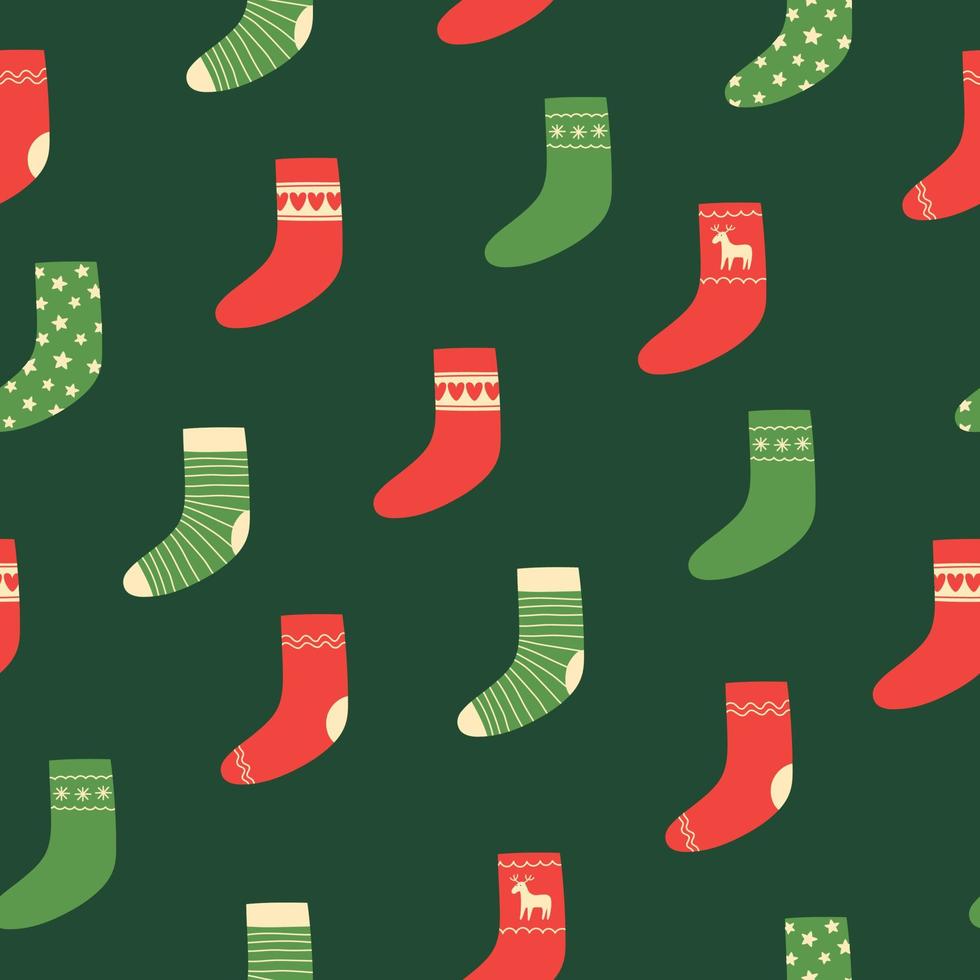 senza soluzione di continuità modello di colorato Natale calzini su verde sfondo. scarabocchio stile. Natale inverno sfondo. vettore