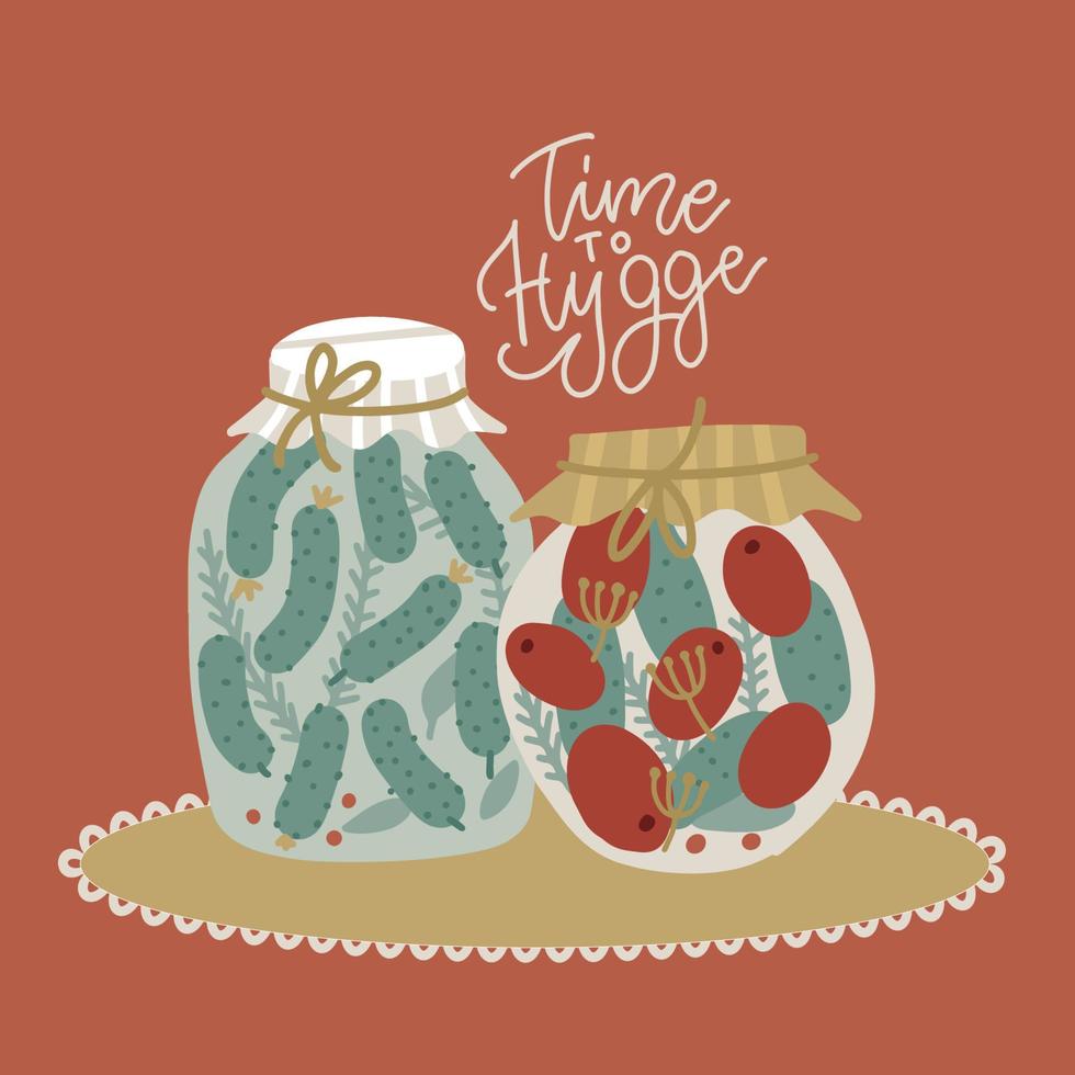 in scatola sottaceto verdure con spezie nel un' bicchiere barattolo. tempo per hygge - lettering citazione carta. pomodori, cetrioli conserva. fatti in casa in scatola cibo. vettore piatto mano disegnato illustrazione.