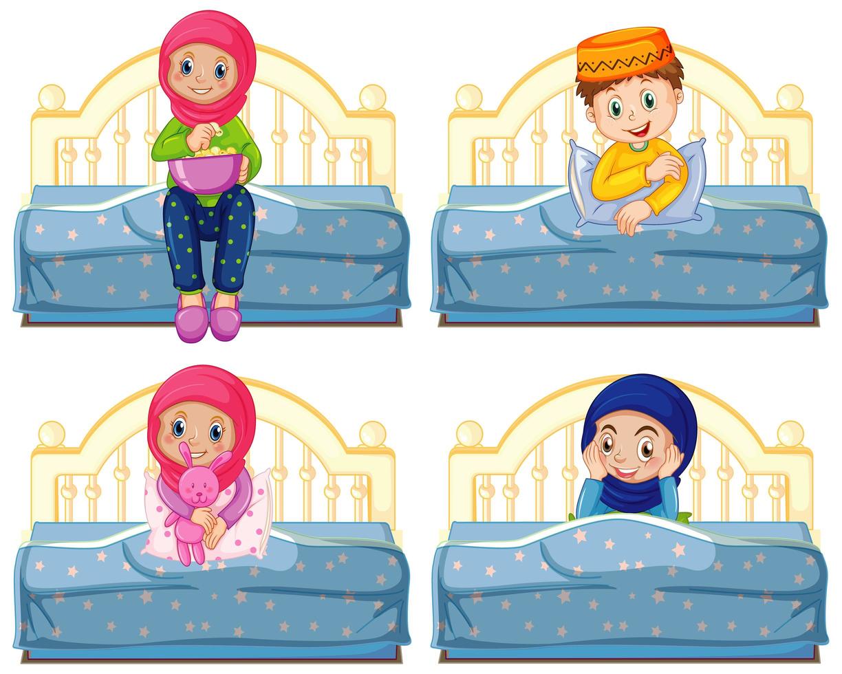 set di bambini musulmani arabi seduti a letto vettore