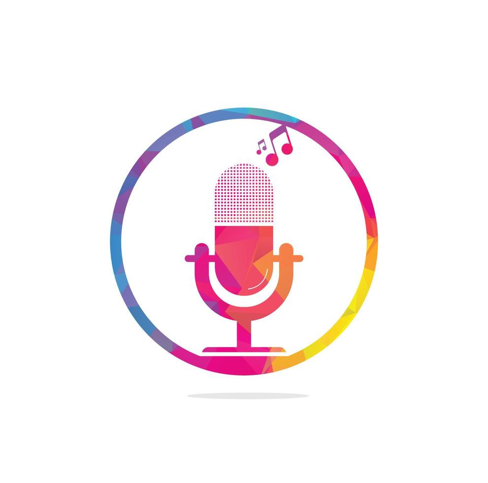 microfono Podcast logo design. studio tavolo microfono con trasmissione icona design. vettore
