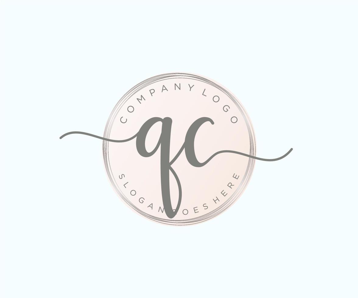 iniziale qc femminile logo. utilizzabile per natura, salone, terme, cosmetico e bellezza loghi. piatto vettore logo design modello elemento.