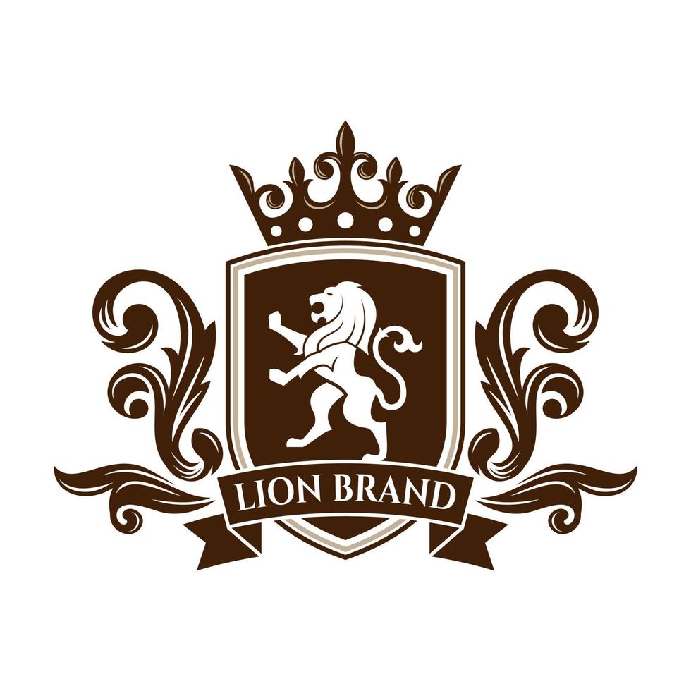 lusso Leone cresta araldica logo. elegante oro araldico scudo icona. premio marca identità emblema. reale cappotto di braccia azienda etichetta simbolo. moderno vettore illustrazione.