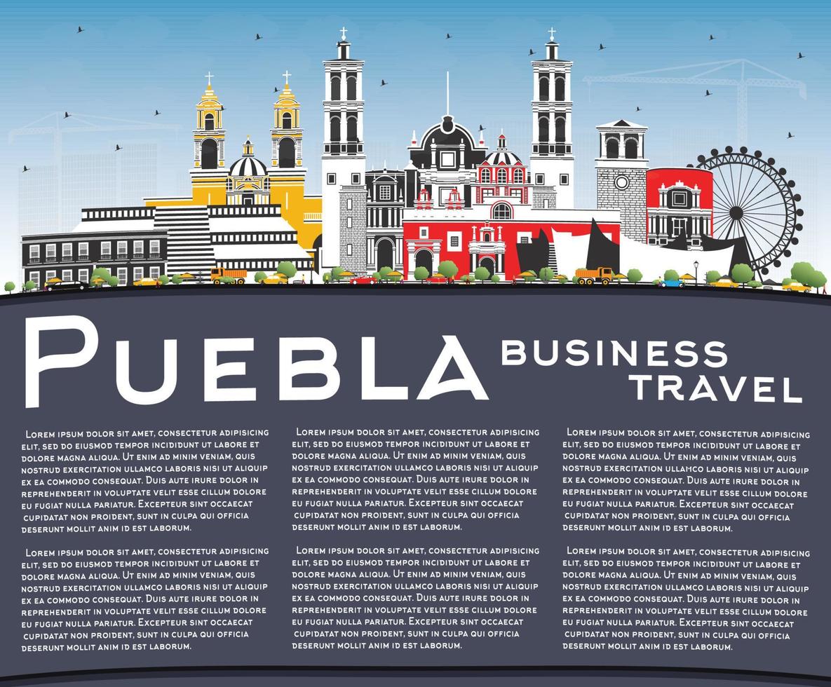 Puebla Messico città orizzonte con colore edifici, blu cielo e copia spazio. vettore