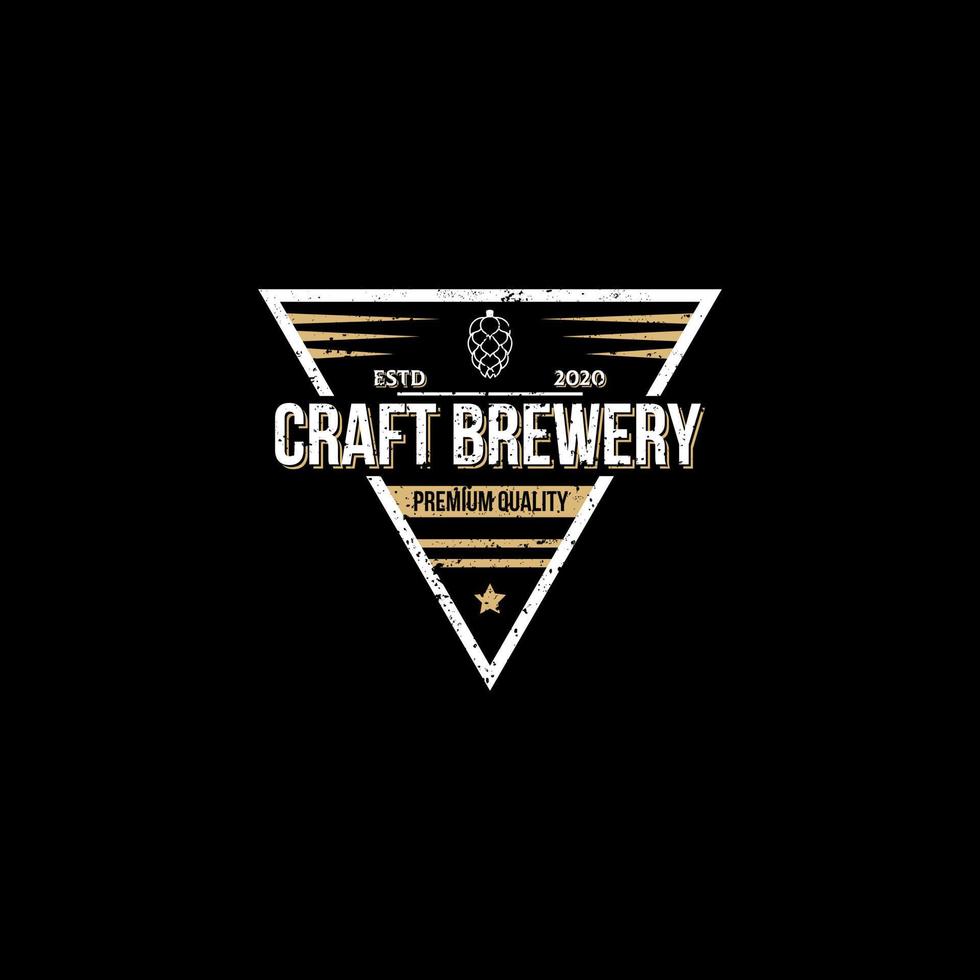 triangolo forma mestiere fabbrica di birra logo disegno, migliore per infuso Casa, sbarra, pub, birra azienda il branding e identità vettore