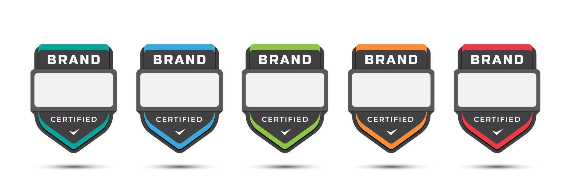 badge logo certificato per marchio aziendale, livelli di gioco, licenza aziendale, criteri di formazione, con design dell'etichetta scudo. illustrazione vettoriale modello icona colorata.