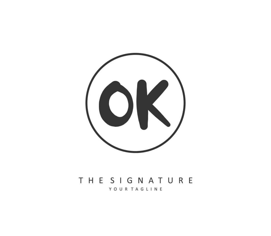 o K ok iniziale lettera grafia e firma logo. un' concetto grafia iniziale logo con modello elemento. vettore