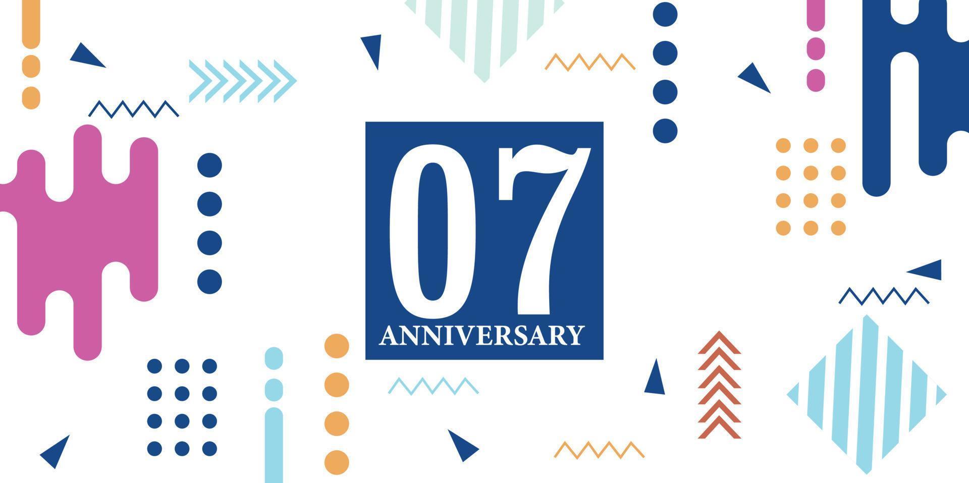 07 anni anniversario celebrazione logotipo bianca numeri font nel blu forma con colorato astratto design su bianca sfondo vettore illustrazione