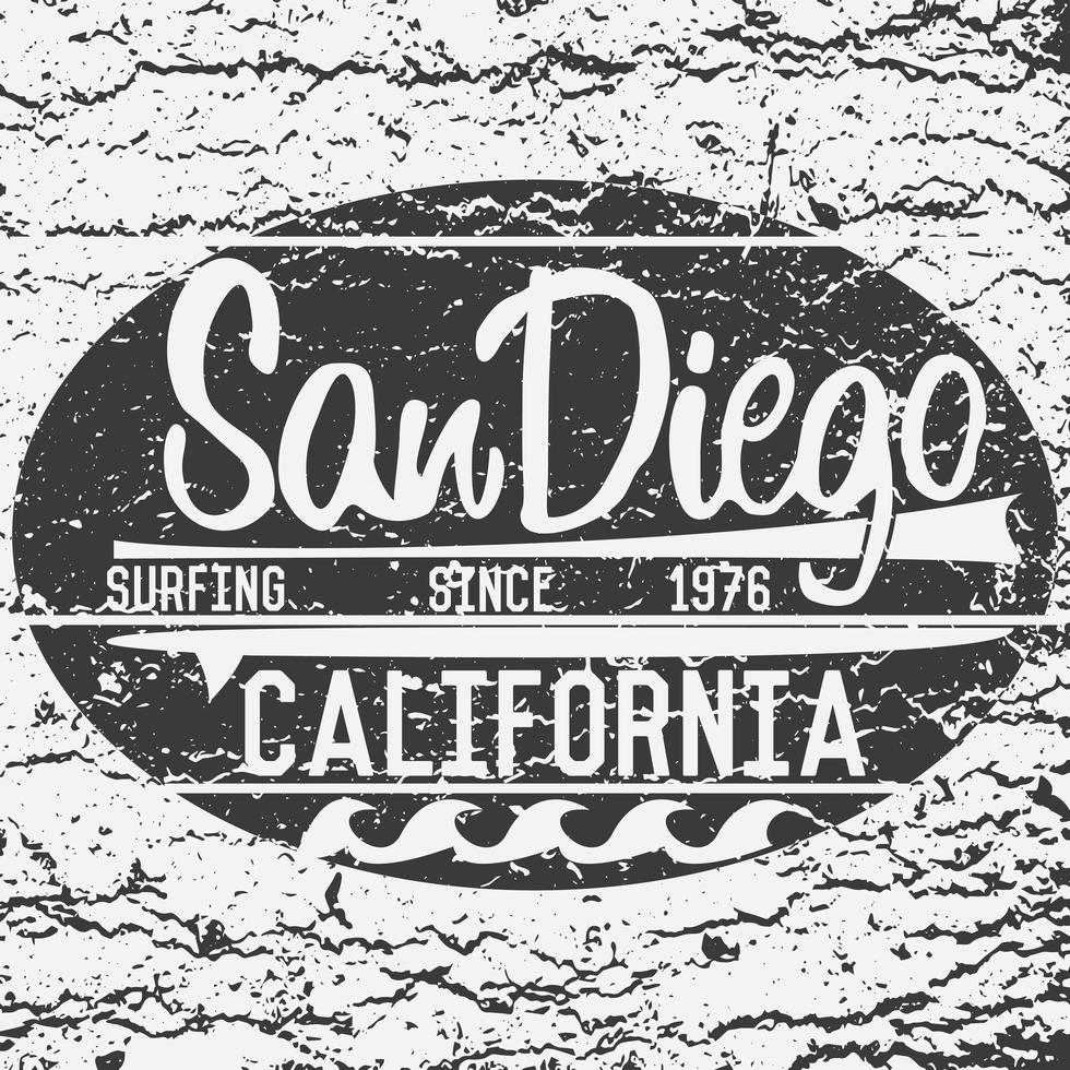 tshirt stampa design tipografia grafica estate illustrazione vettoriale badge applique etichetta california san diego surf sign