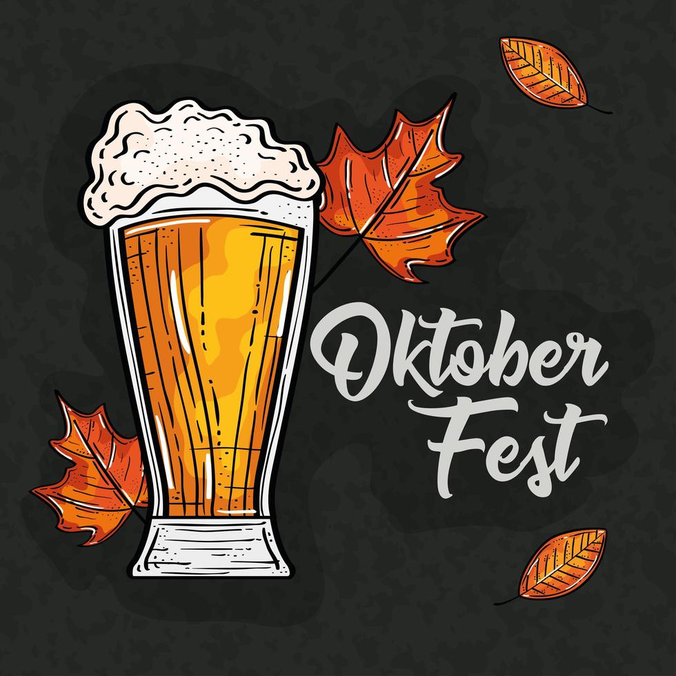 celebrazione del festival dell'oktoberfest con birra in vetro e foglie d'autunno vettore