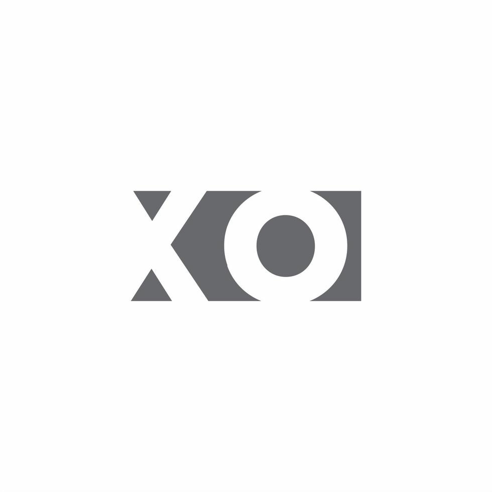 xo logo monogramma con modello di design in stile spazio negativo vettore