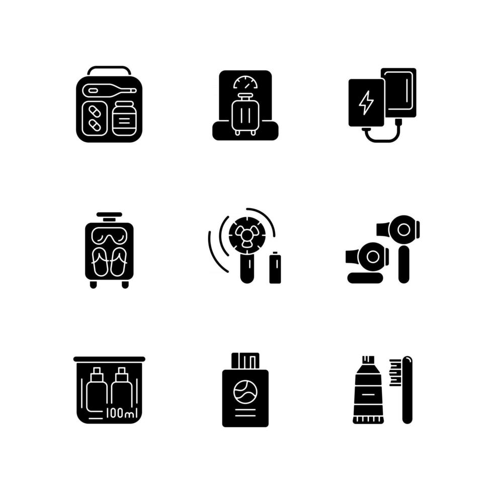 passeggeri dell'aereo che viaggiano le icone del glifo nero impostate su uno spazio bianco. kit di pronto soccorso. pesatura bagagli. oggetti di dimensioni mini per il comfort turistico. simboli di sagoma. illustrazione vettoriale isolato