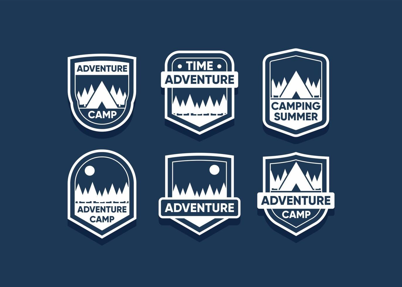 imposta il logo e i distintivi della montagna. un logo versatile per la tua attività. illustrazione vettoriale su sfondo scuro dark