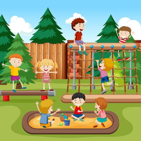 Scena di parco giochi per bambini felici vettore