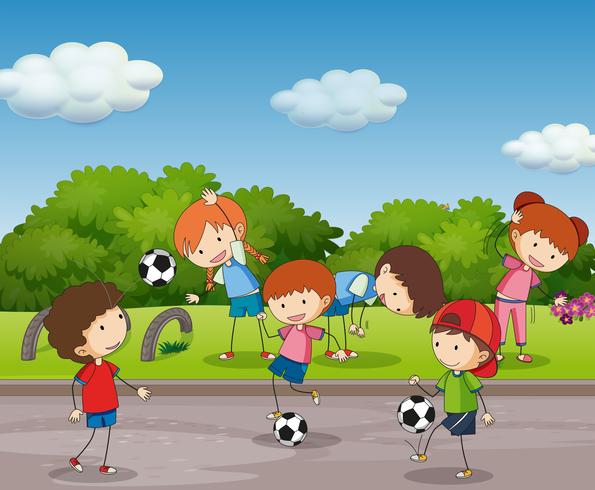 Molti bambini che giocano a calcio in giardino vettore