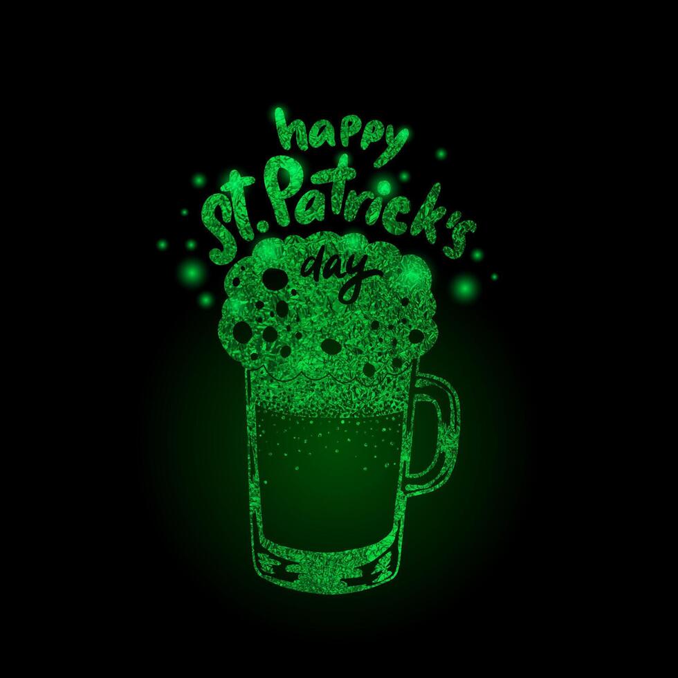 contento st patricks giorno carta. brillante bicchiere di birra con schiuma. verde irlandesi birra. Magia fata birra. verde luccicante liquido su nero sfondo. vettore