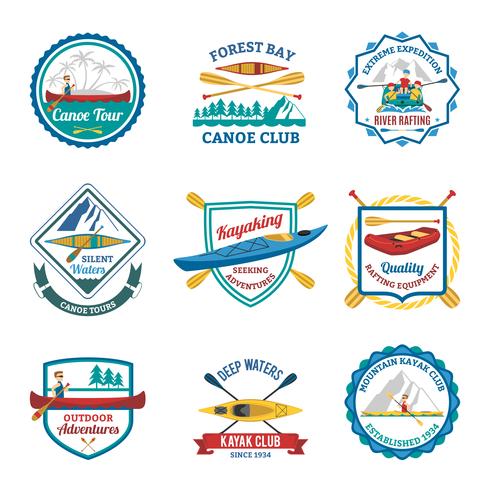 Set di emblemi di canoa e kayak da rafting vettore