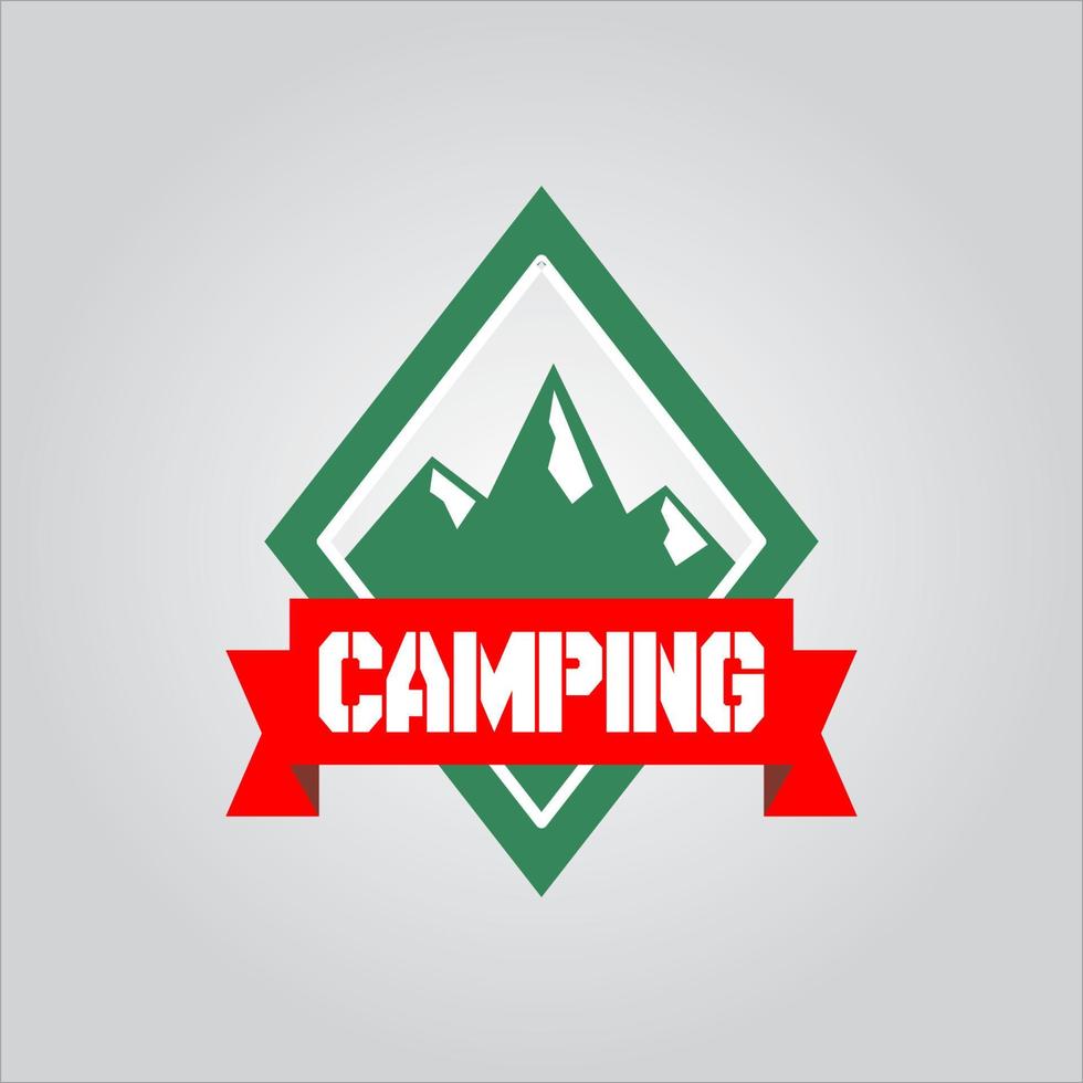 logo del campeggio e dell'avventura nella foresta di montagna vettore