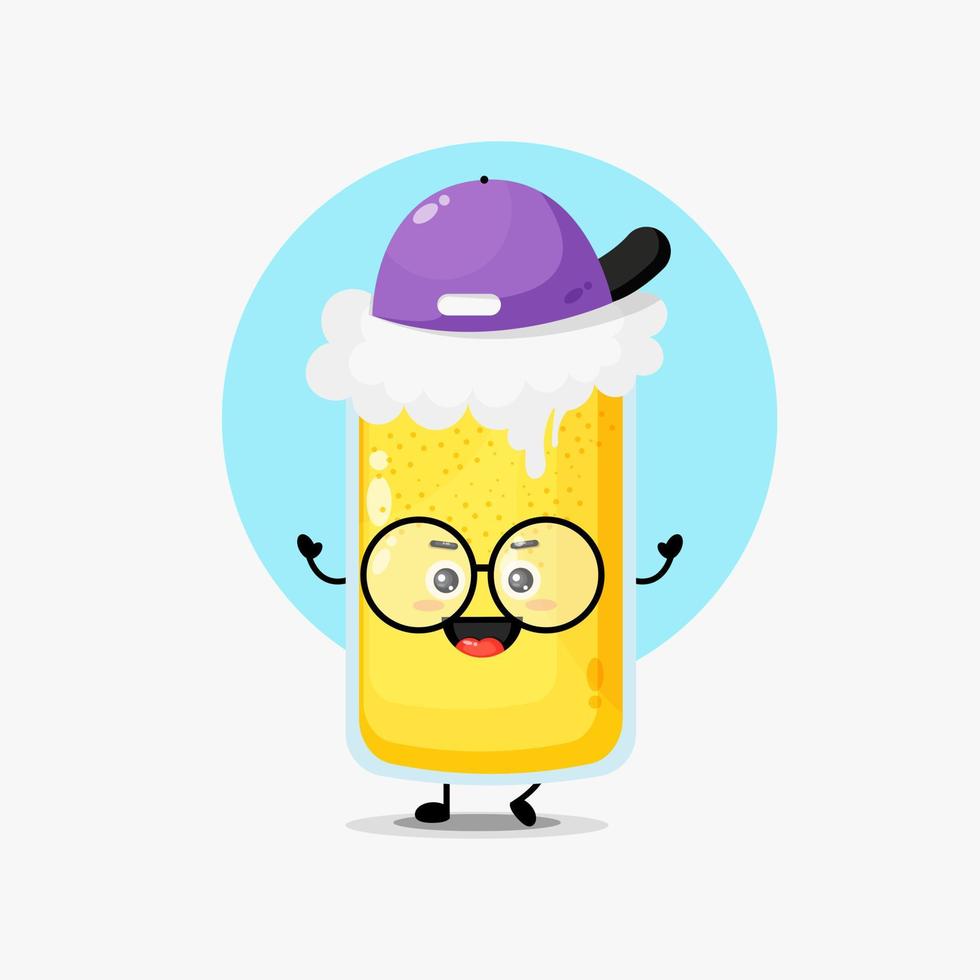 simpatico personaggio della birra che indossa un cappello vettore