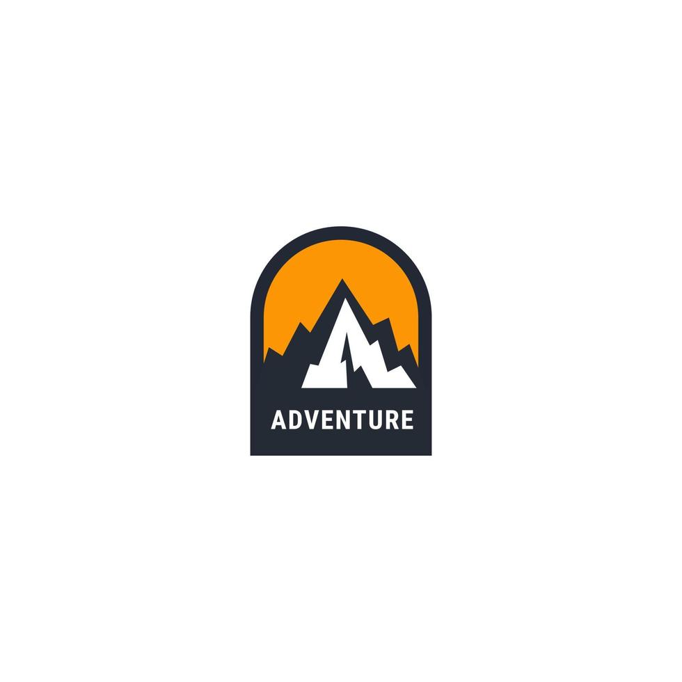 vettore di progettazione del logo del distintivo di avventura