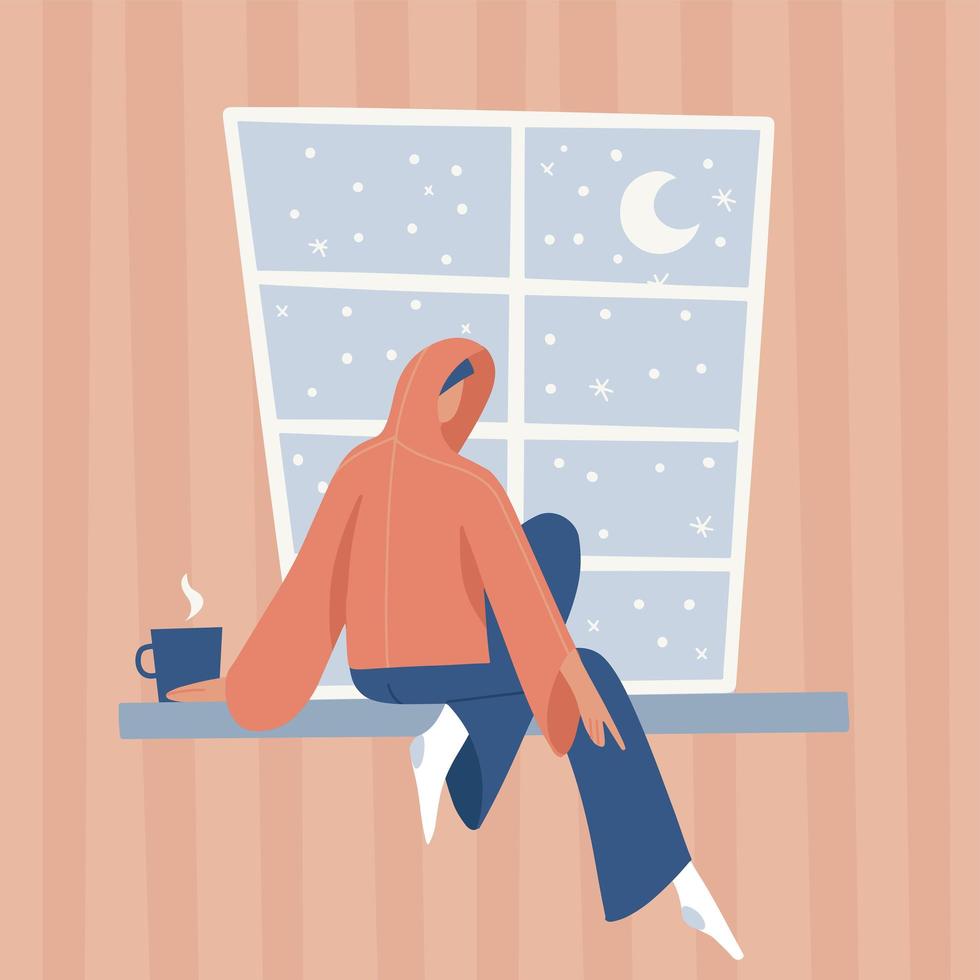 donna che beve caffè caldo e si siede sulla finestra in inverno. ragazza che indossa abiti casual a casa. nevicate fuori. interni accoglienti con parete a righe. illustrazione vettoriale disegnata a mano piatta.