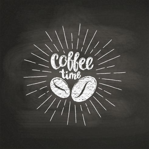 Gesso con texture lettering Tempo di caffè con chicchi di caffè sul bordo nero. Citazione scritta a mano per menu di bevande e bevande o tema caffè, poster, stampa t-shirt, logo. vettore