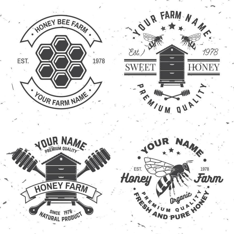 set di badge fattoria delle api. vettore. concetto per camicia, francobollo o t-shirt. design tipografico vintage con silhouette di ape, alveare e ape fumatore. design retrò per l'azienda agricola delle api vettore