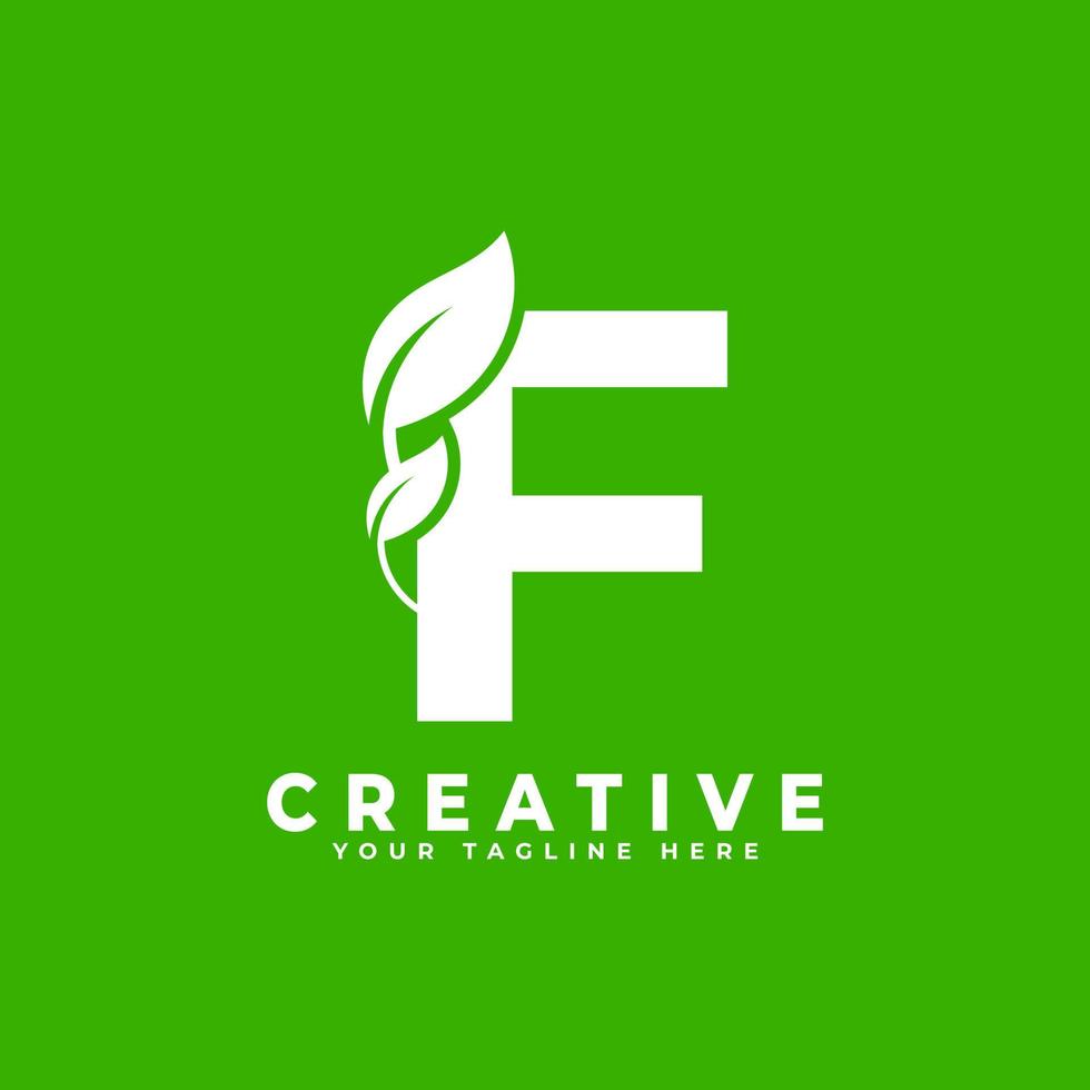 lettera f con elemento di design del logo foglia su sfondo verde. utilizzabile per loghi aziendali, scientifici, sanitari, medici e naturali vettore