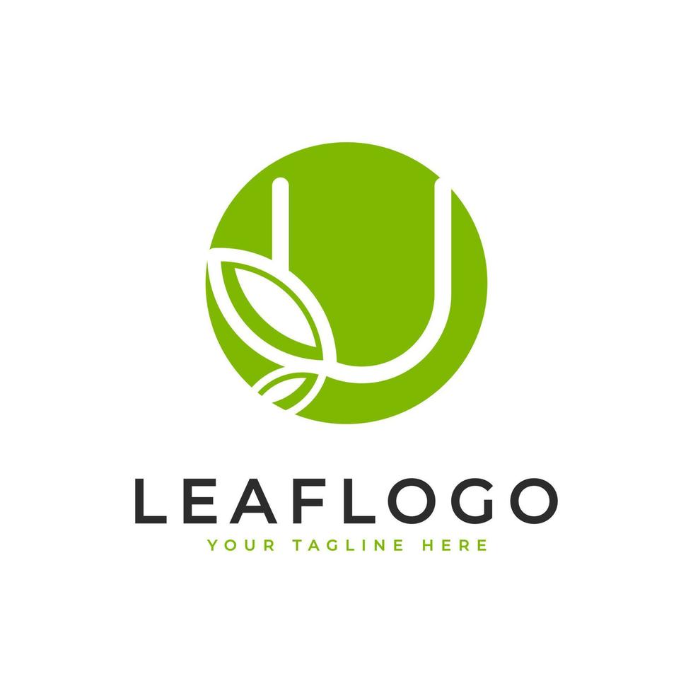 logo creativo della lettera iniziale u. stile lineare a forma di cerchio collegato al simbolo della foglia verde. utilizzabile per loghi aziendali, sanitari, naturali e agricoli. elemento del modello di idee per il design del logo vettoriale piatto. eps10