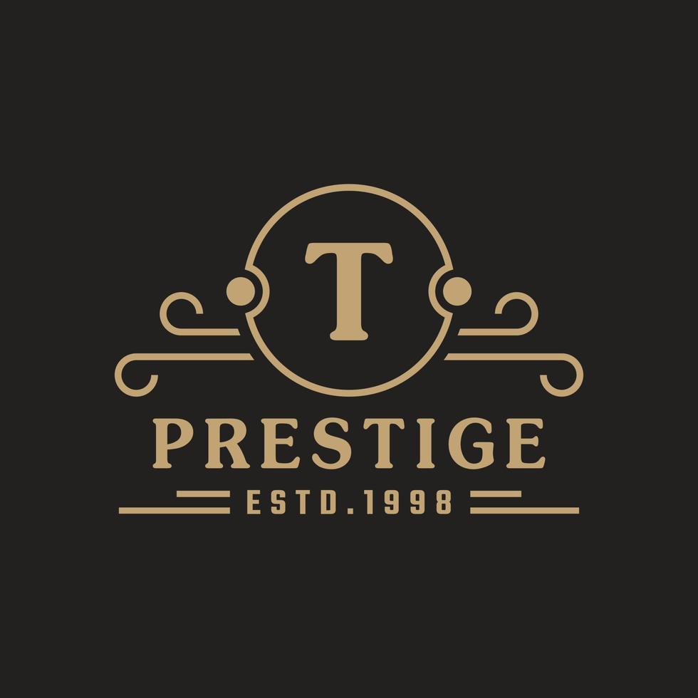 il logo di lusso della lettera t fiorisce con linee di ornamento calligrafiche eleganti. segno di affari, identità per ristorante, regalità, boutique, bar, hotel, araldico, gioielli e modello di progettazione del logo di moda vettore