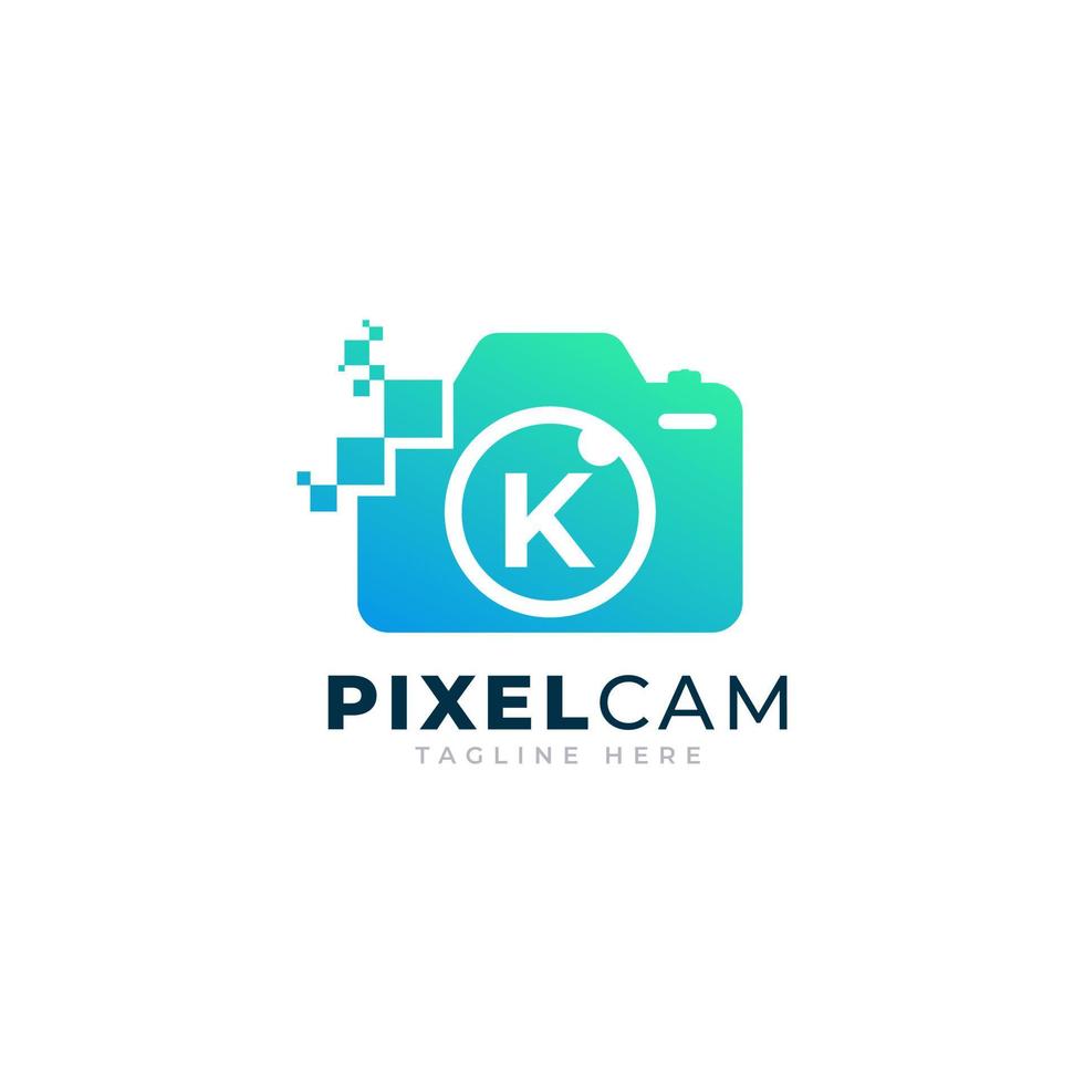 lettera k all'interno del modello di progettazione del logo della tecnologia pixel della foto della fotocamera vettore