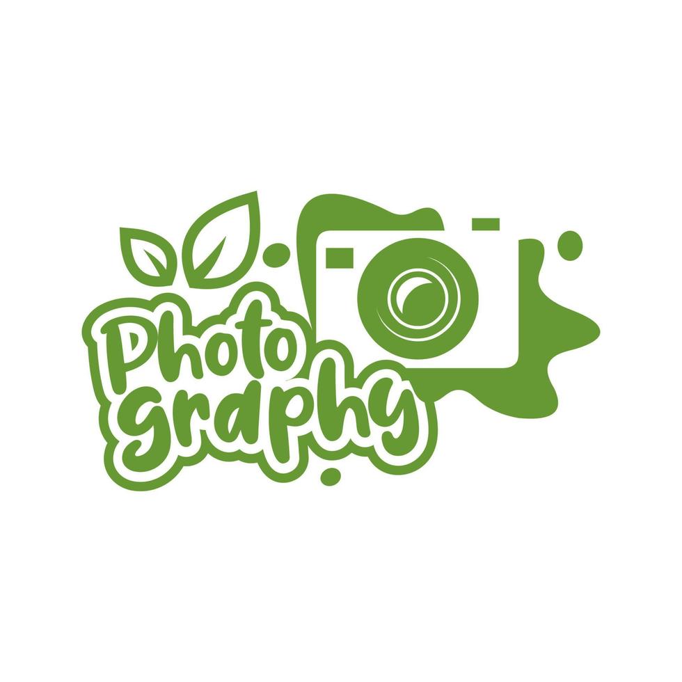 modello di logo di fotografia naturale con una foglia e un'illustrazione vettoriale della fotocamera.