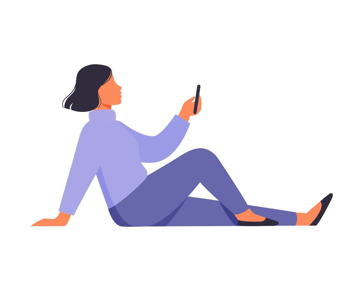 la donna si siede con uno smartphone nelle sue mani. illustrazione vettoriale piatta.