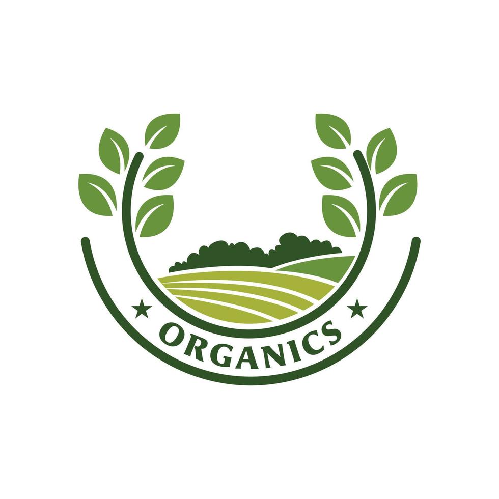 questa immagine è un emblema del logotipo che raffigura uno scenario di un campo agricolo di colore verde al centro di un paio di corona di alloro che può essere utilizzato come logo dell'etichetta per il prodotto agricolo biologico vettore
