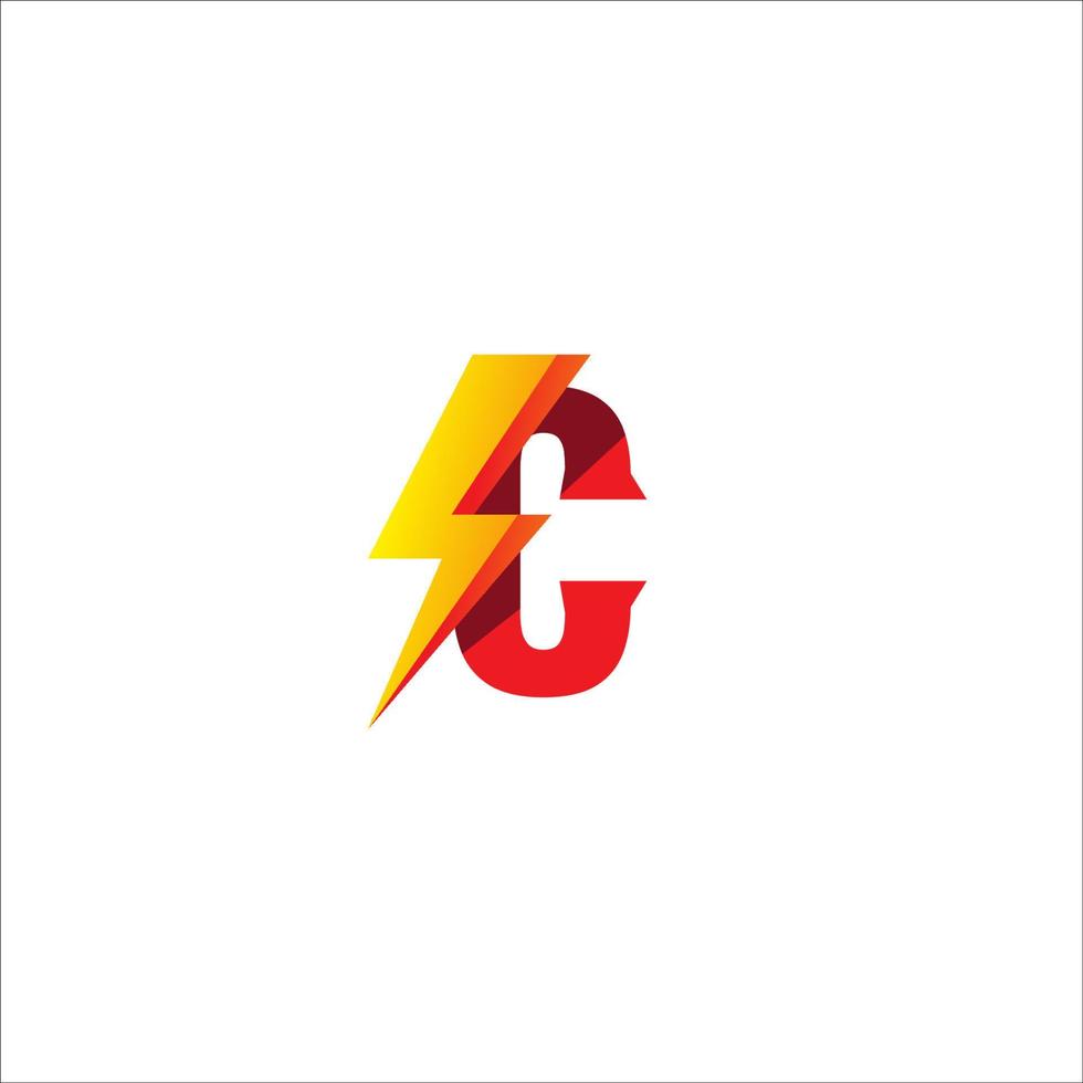 modello di progettazione del logo iniziale della lettera c. alfabeto con il concetto di logo a forma di tuono. tema del colore della gradazione rosso e giallo arancione caldo. isolato su sfondo bianco vettore