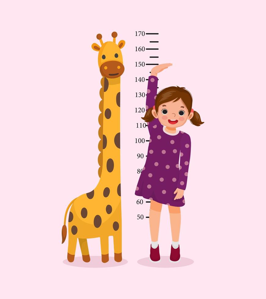 bambina sveglia che misura l'altezza della sua crescita sullo sfondo del muro con la giraffa vettore